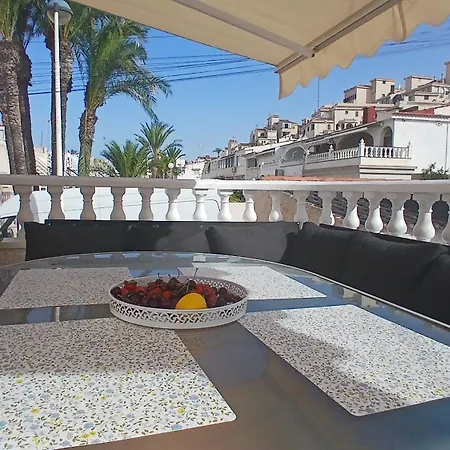 Дом отдыха Bungalo De Ines Con 2 Terrazas Y Patio Торевьиа