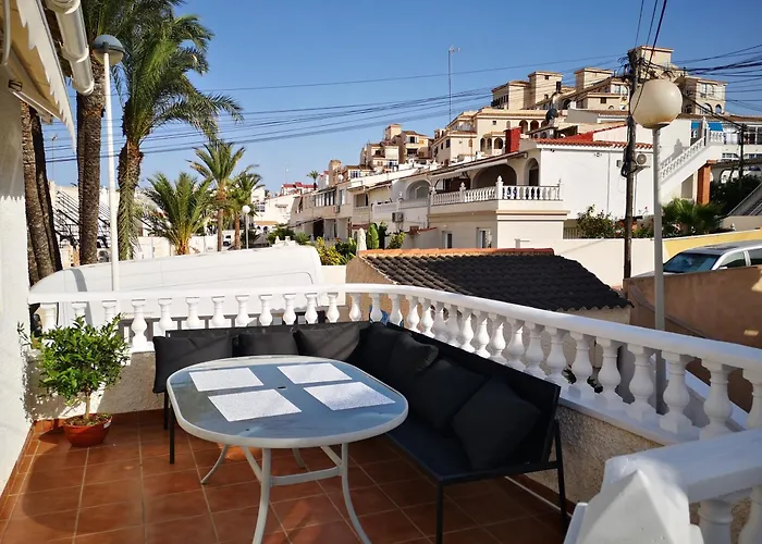 Bungalo De Ines Con 2 Terrazas Y Patio Vakantiehuis