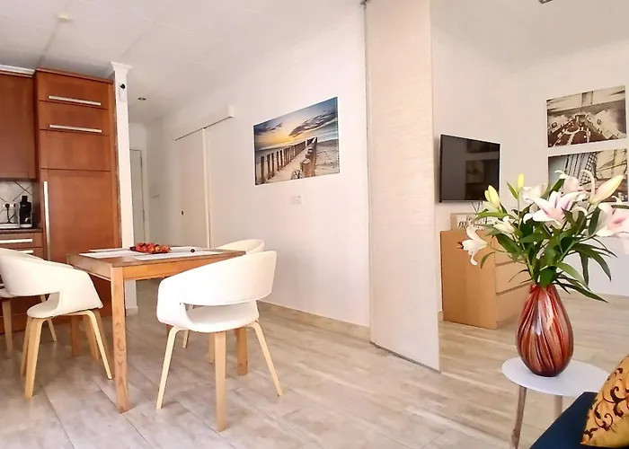 度假居 Bungalo De Ines Con 2 Terrazas Y Patio *